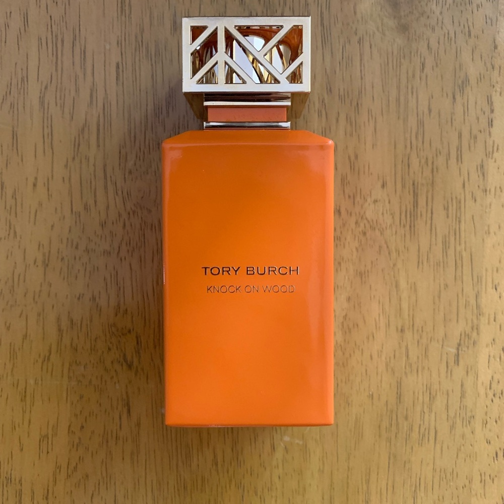 Tory Burch Knock on Wood Body Oil - Vibrant Orange